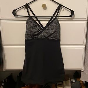 Lululemon size 4 tank